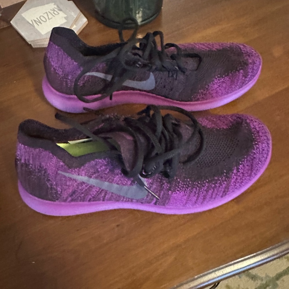 Nike women sneakers 9.5